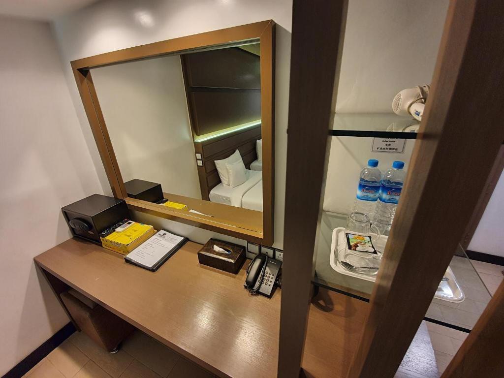 Clover City Center Plus Hotel Yangon Exterior foto