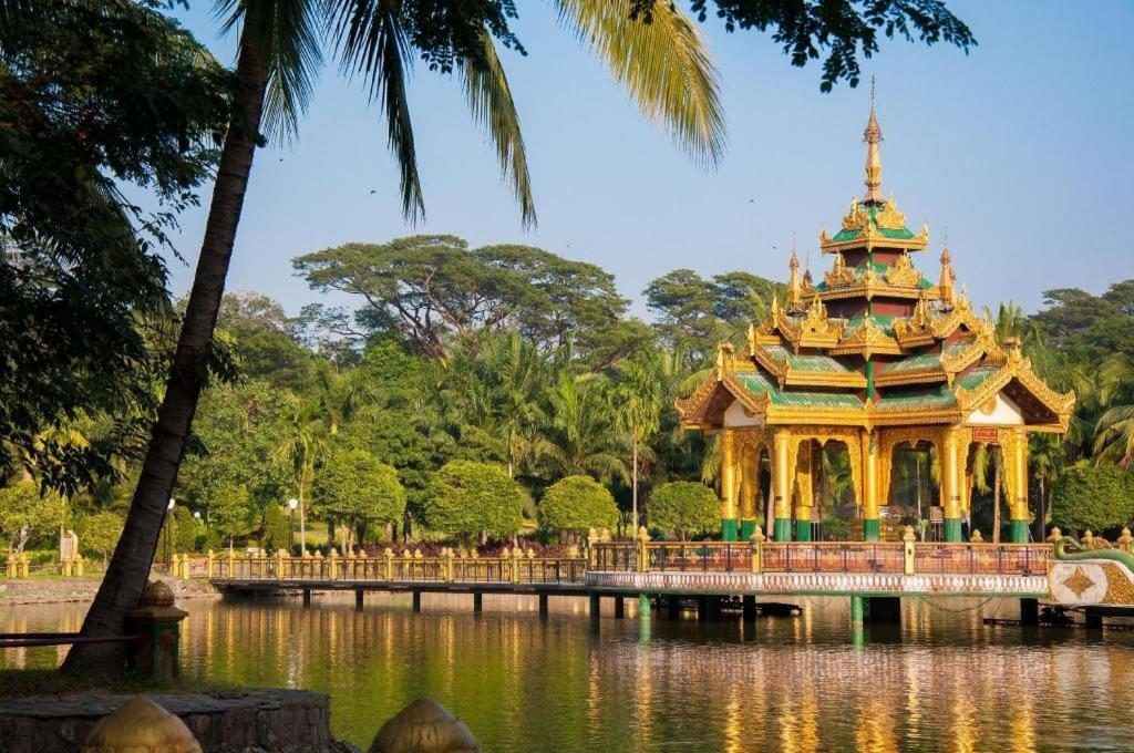 Clover City Center Plus Hotel Yangon Exterior foto