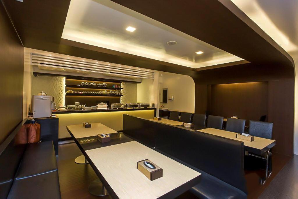 Clover City Center Plus Hotel Yangon Exterior foto