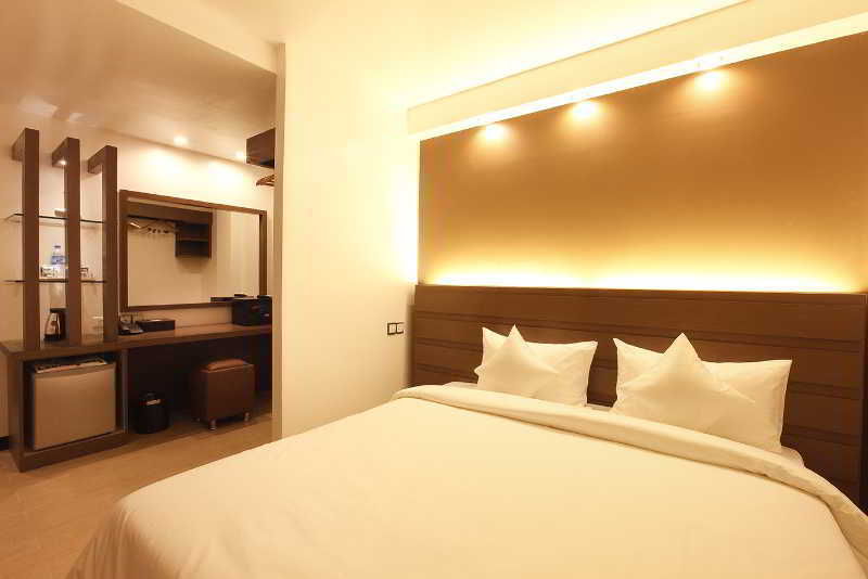 Clover City Center Plus Hotel Yangon Exterior foto