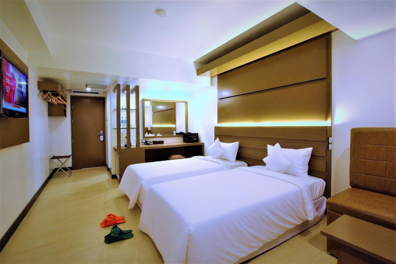 Clover City Center Plus Hotel Yangon Exterior foto
