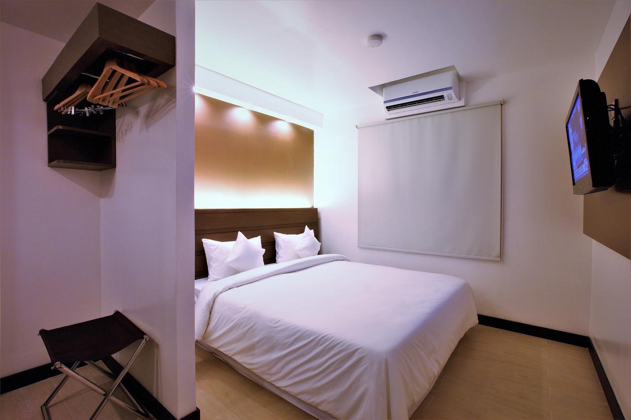 Clover City Center Plus Hotel Yangon Exterior foto