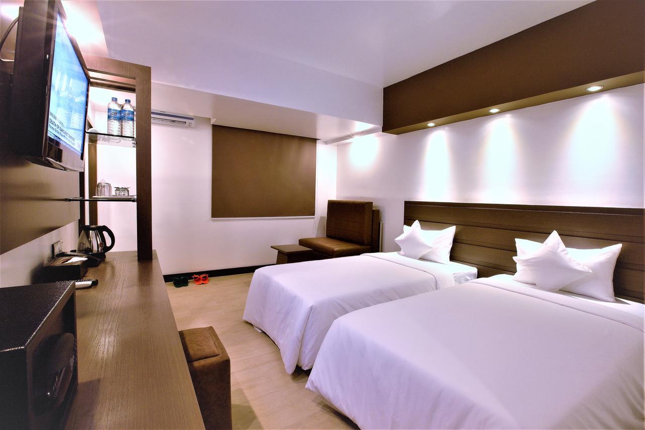 Clover City Center Plus Hotel Yangon Exterior foto