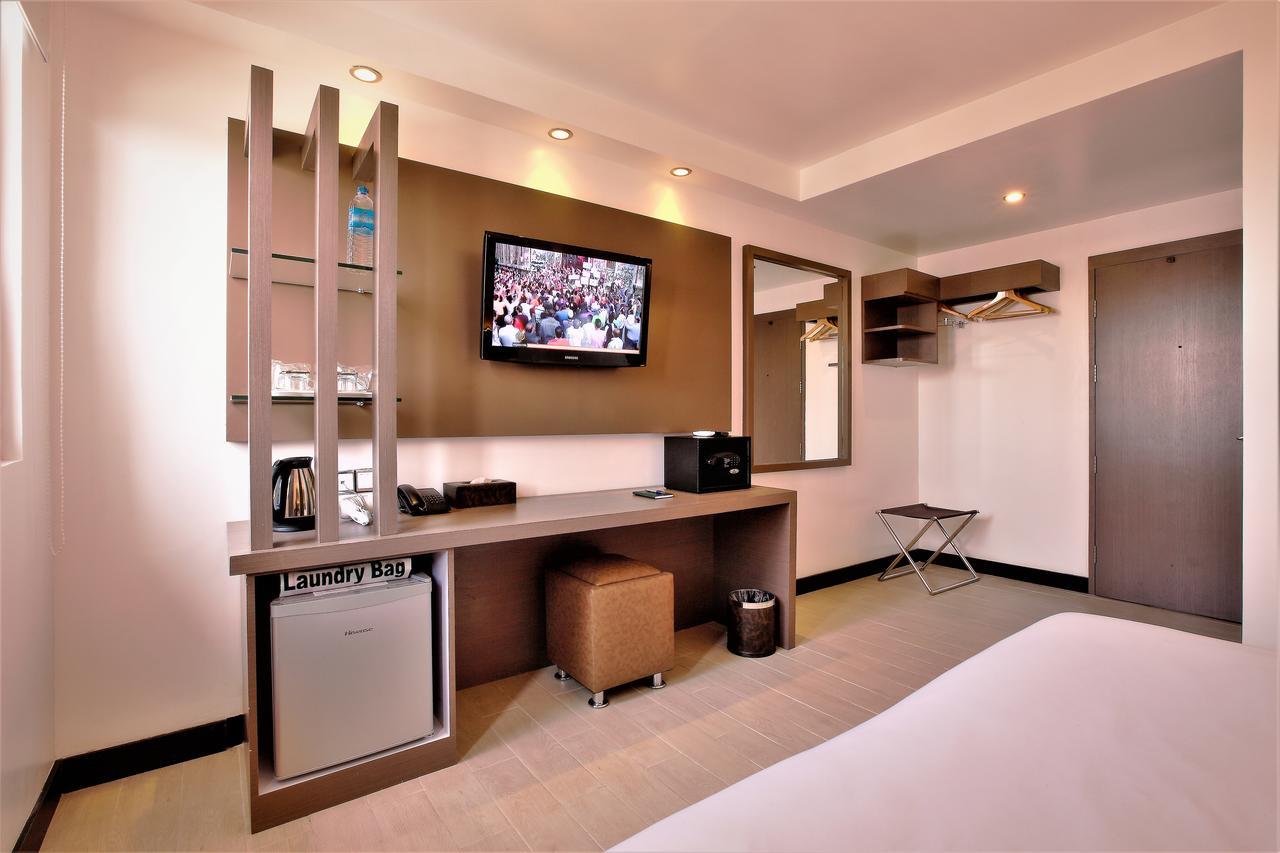 Clover City Center Plus Hotel Yangon Exterior foto