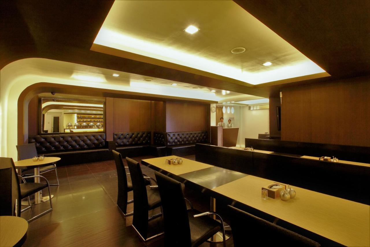 Clover City Center Plus Hotel Yangon Exterior foto