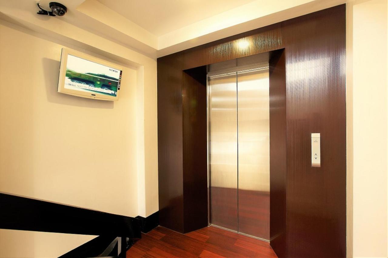 Clover City Center Plus Hotel Yangon Exterior foto