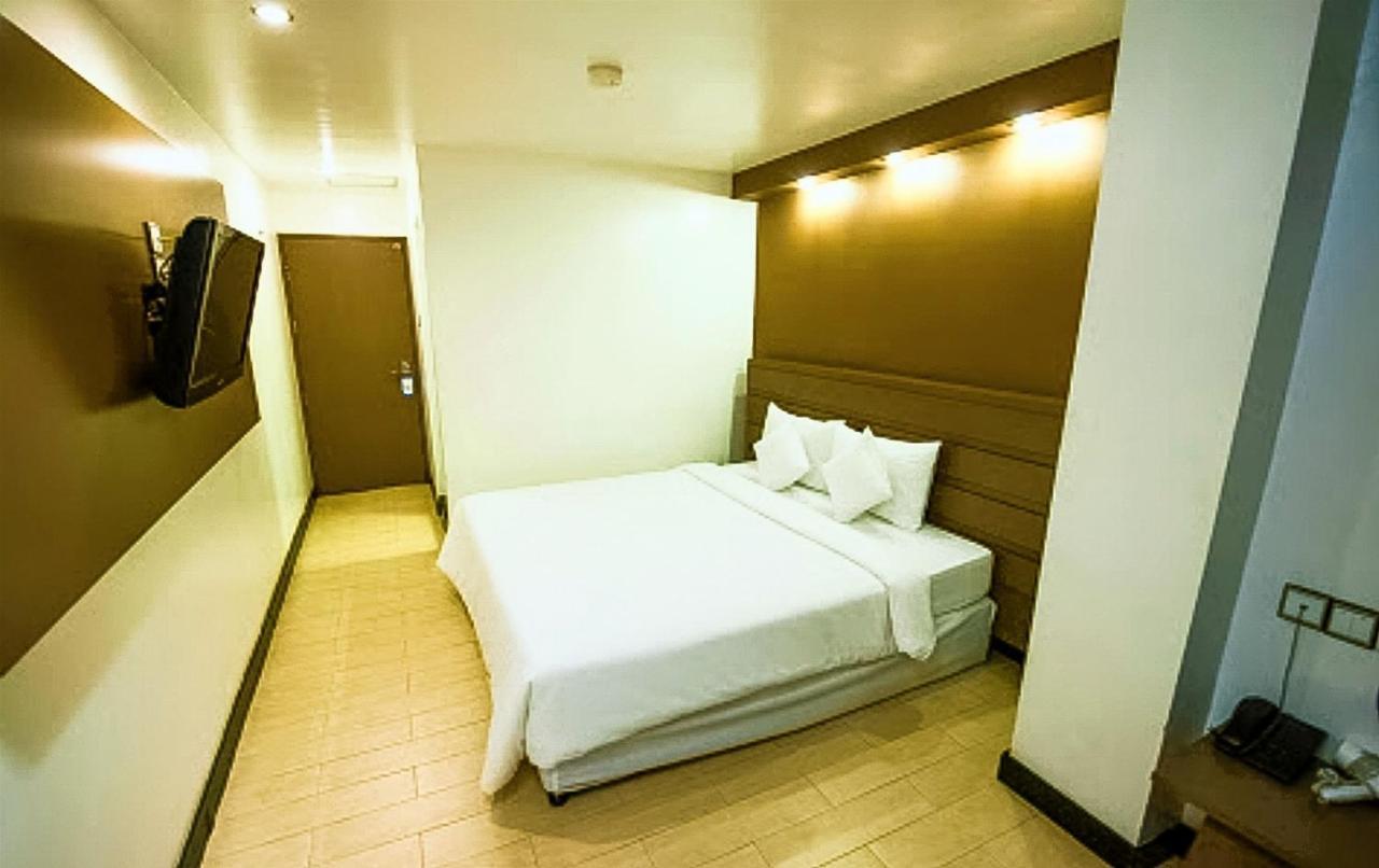 Clover City Center Plus Hotel Yangon Exterior foto